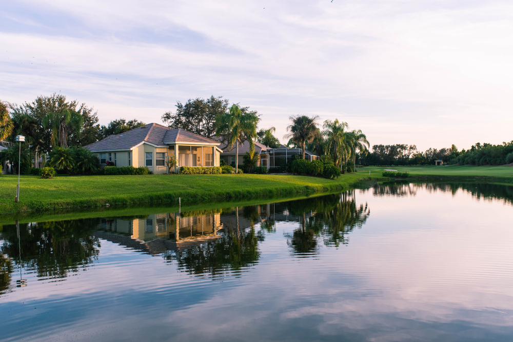 Waterfront golf homes in Florida